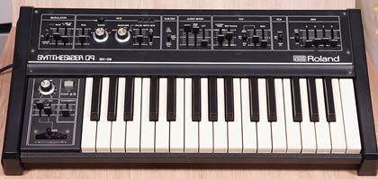Roland-SH09"